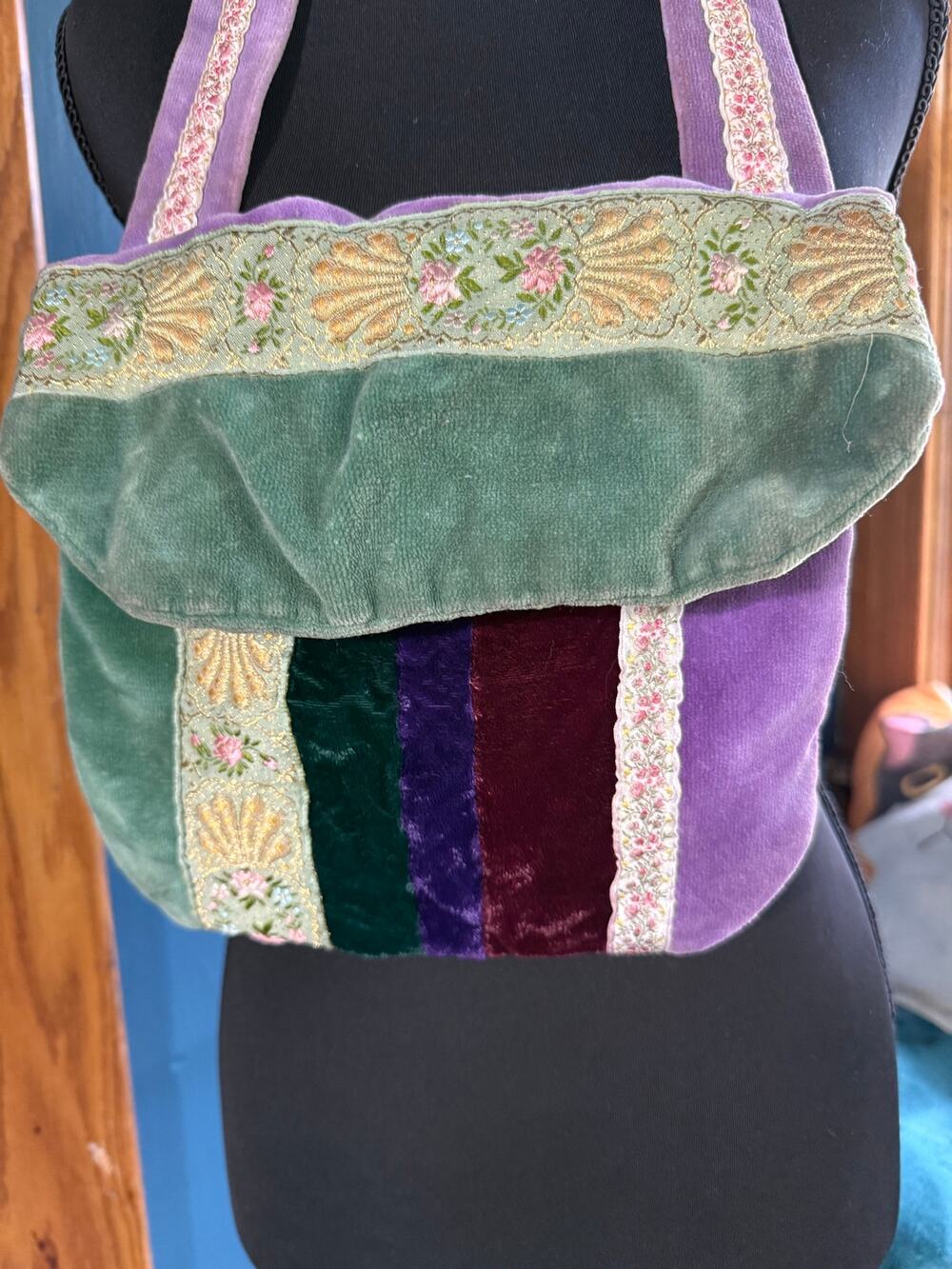 Vintage Carpet Bags of America Velvet Boho Hippie Purple Bag Purse Patchwork y2k